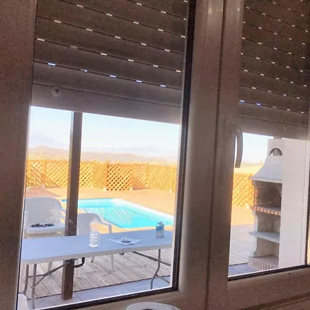 Charming In With Private Pool And Large Garden * كوين